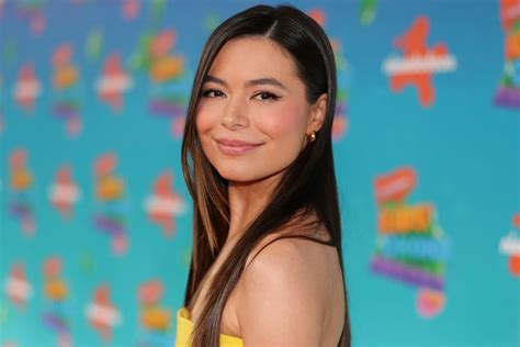 miranda cosgrove nipples|Miranda Cosgrove Recalls Embarrassing Moment Filming iCarly